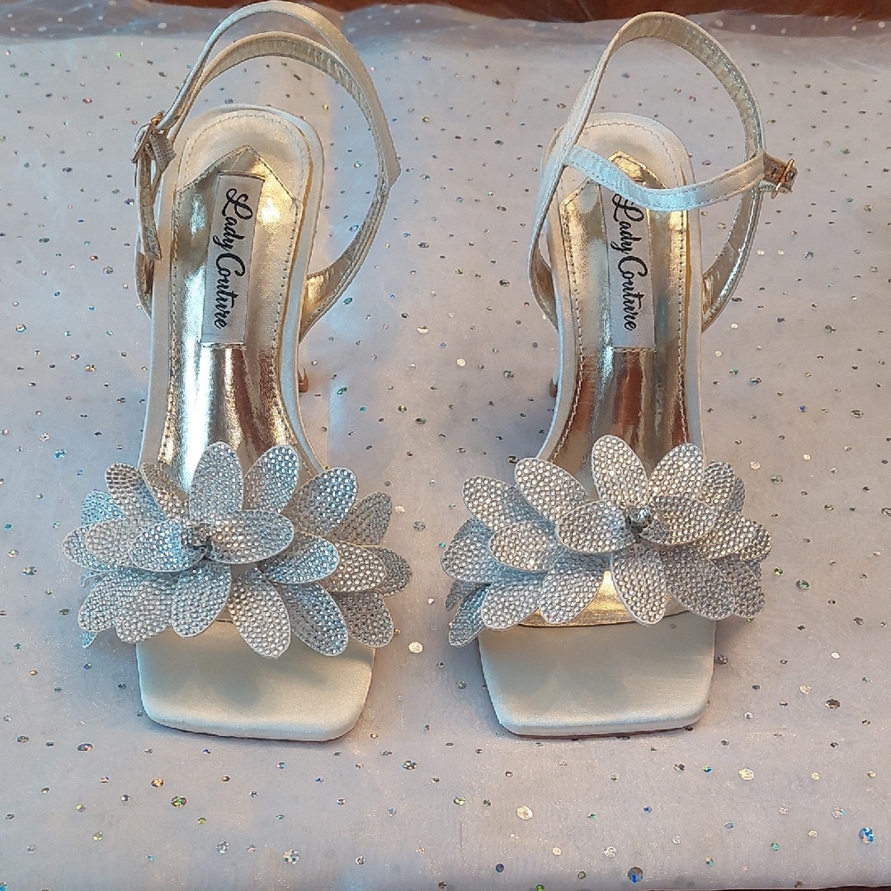 Lady Couture Pumps Size 6